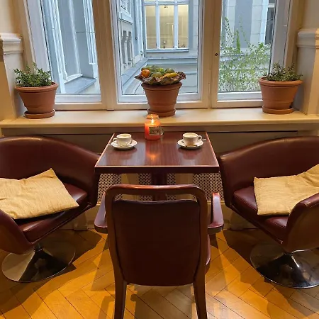 Astrid Am Kurfuerstendamm