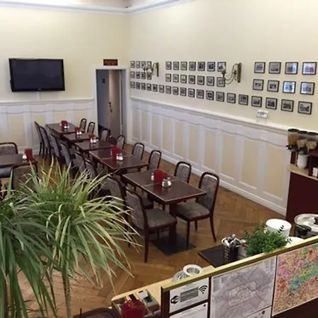 Astrid Am Kurfuerstendamm 3*