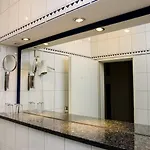 Astrid Am Kurfürstendamm