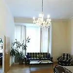 Astrid Am Kurfürstendamm