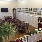 Astrid Am Kurfuerstendamm 3*