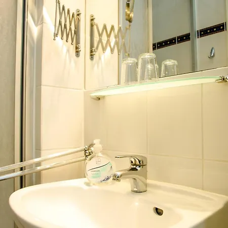 酒店 Astrid Am Kurfuerstendamm 3*