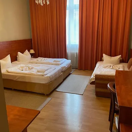 Astrid Am Kurfuerstendamm 3*